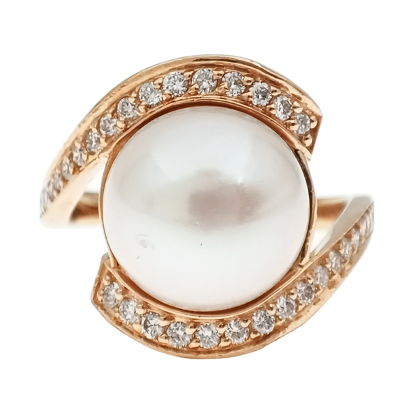 Кольцо из золота 750 пробы с бриллиантами и жемчугом
