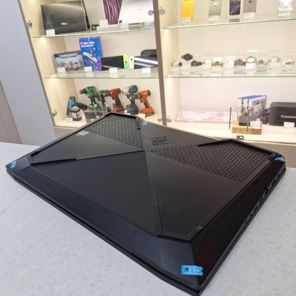 Ноутбук HP OMEN i7 1050 tpn-q194 15,6"/ Intel Core i7-7700HQ/ 8 Гб/ 512 Гб/