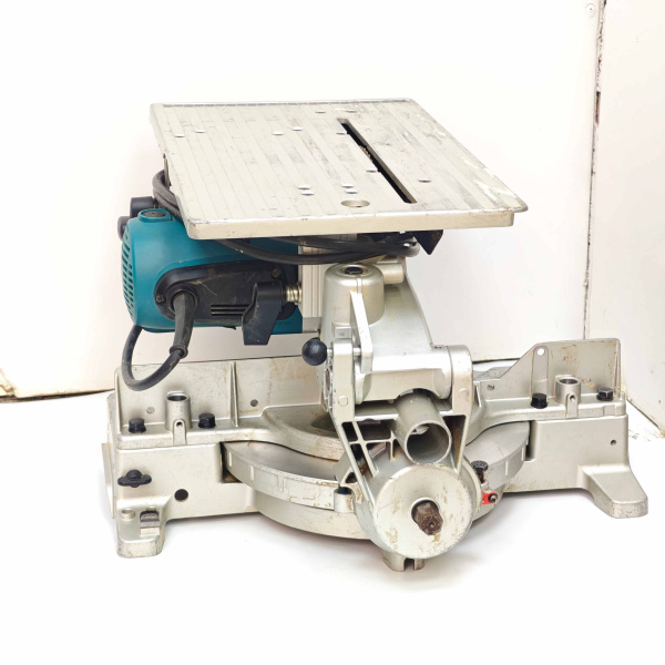 Торцовочная пила MAKITA  lh1040f