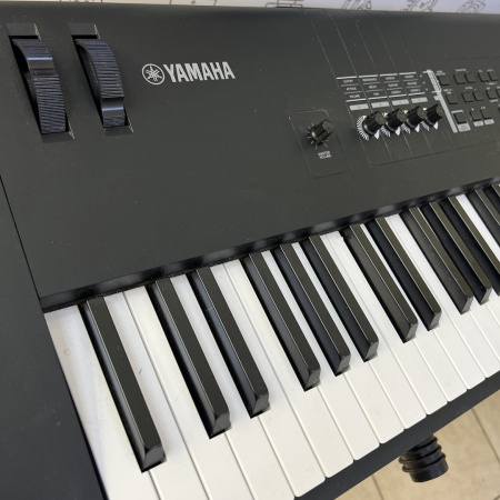 Синтезатор Yamaha MX88BK