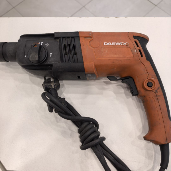Перфоратор DAEWOO DAH 820