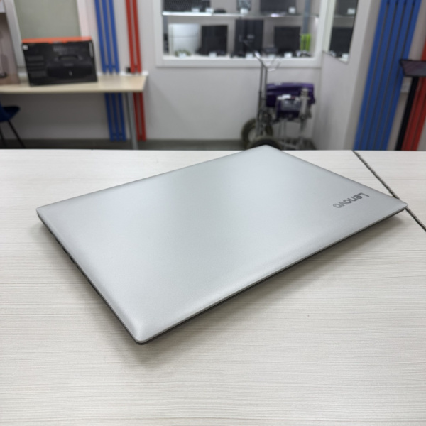 Ноутбук LENOVO IDEAPAD 330-15IKB 15,6"/  Intel Core i3-7020U/ 4 Гб/ 1 Тб/