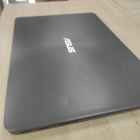 Ноутбук ASUS ZenBook UX305CA 13,3"/ Intel Core M 5Y10/ 4 гб/ SSD 128 гб